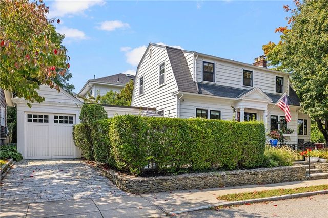 41 Hunter Avenue, Newport, RI 02840