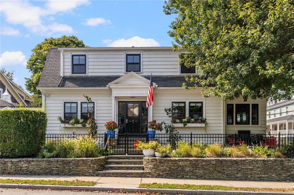 41 Hunter Avenue, Newport, RI 02840
