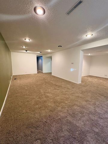 605 12th Avenue NW, Altoona, IA 50009