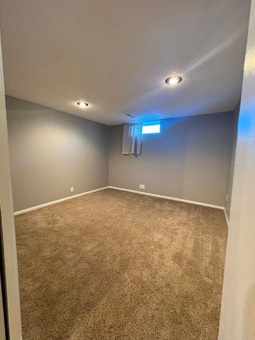 605 12th Avenue NW, Altoona, IA 50009