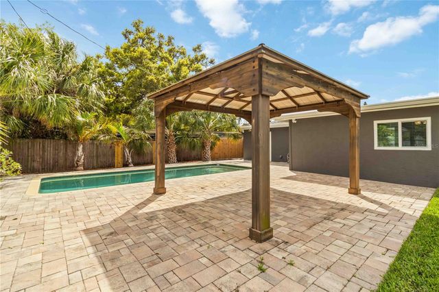 5823 22ND STREET W, Bradenton, FL 34207