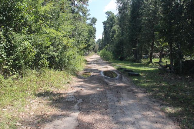 130 County Road 389, Cleveland, TX 77328
