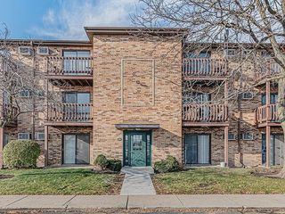 1352 N Geneva Drive 2A, Palatine, IL 60074