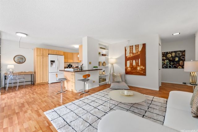 1400 Pensacola Street 505, Honolulu, HI 96822