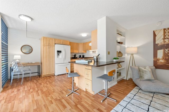 1400 Pensacola Street 505, Honolulu, HI 96822