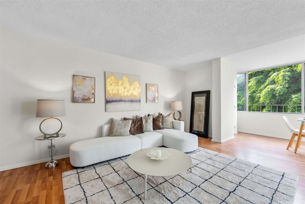 1400 Pensacola Street 505, Honolulu, HI 96822