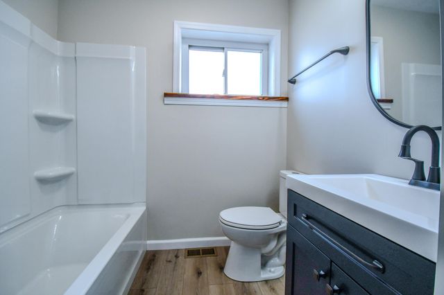 1885 Lake Road 1885 Lake Road, Medway, OH 45341