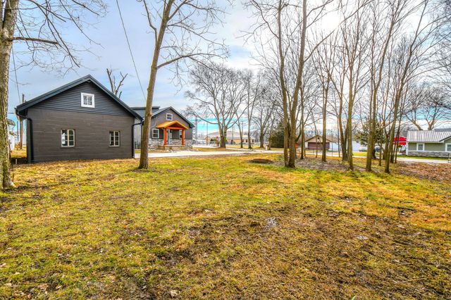 1885 Lake Road 1885 Lake Road, Medway, OH 45341