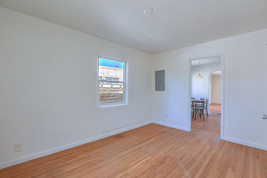 Image 16 of property listing at 3518 Eastern Avenue SE, Albuquerque, NM 87106