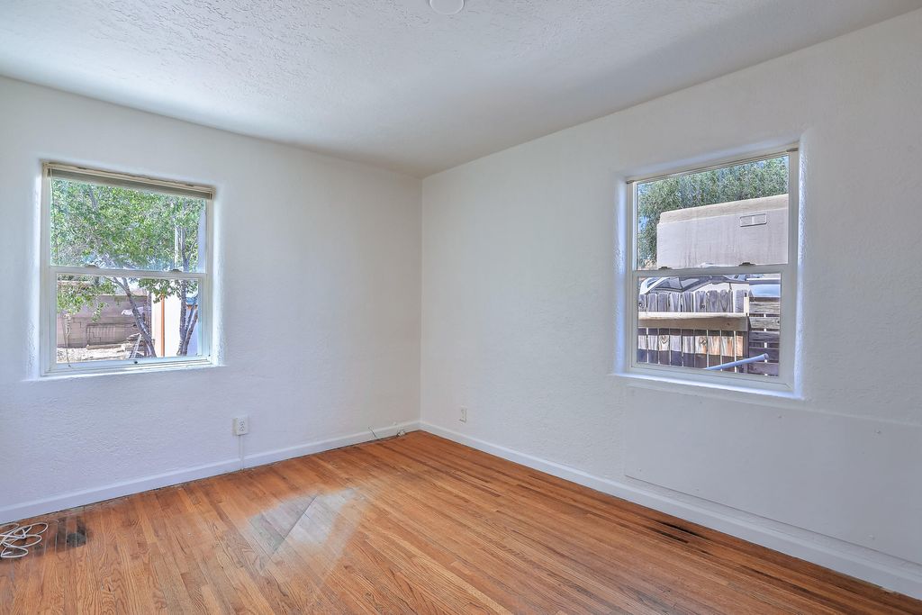 Image 17 of property listing at 3518 Eastern Avenue SE, Albuquerque, NM 87106
