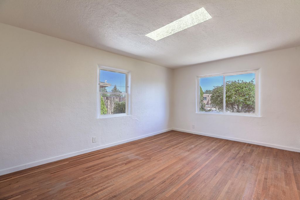 Image 21 of property listing at 3518 Eastern Avenue SE, Albuquerque, NM 87106