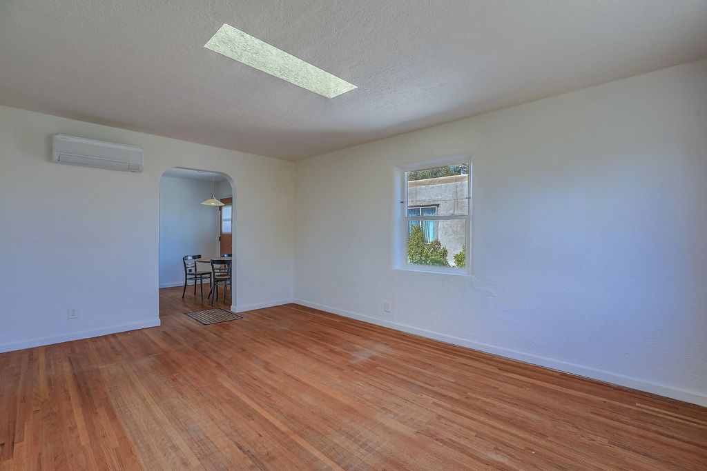 Image 4 of property listing at 3518 Eastern Avenue SE, Albuquerque, NM 87106