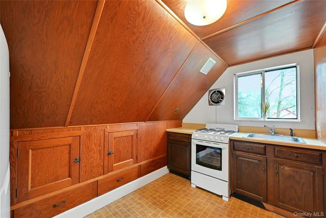 161 Washington Avenue, Pleasantville, NY 10570