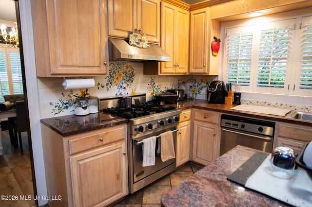 5471 River Thames Place, Jackson, MS 39211