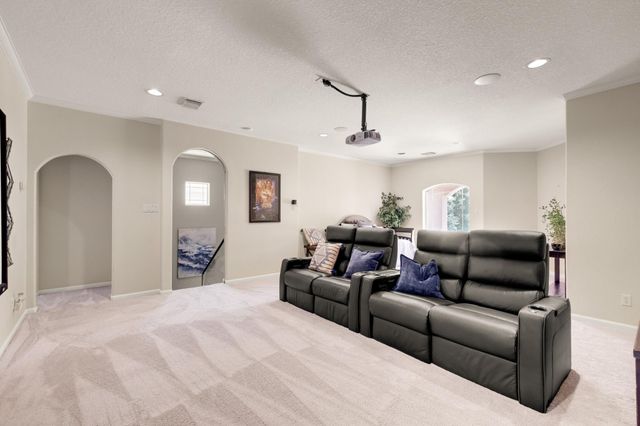 305 Harborside Circle, Kemah, TX 77565