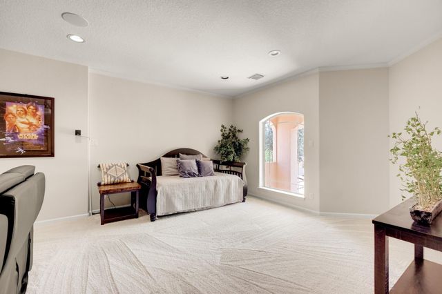 305 Harborside Circle, Kemah, TX 77565