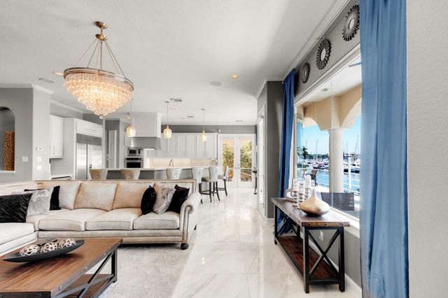 305 Harborside Circle, Kemah, TX 77565