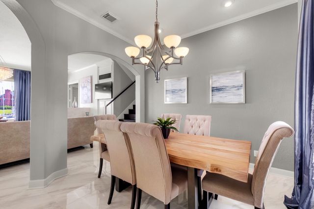 305 Harborside Circle, Kemah, TX 77565