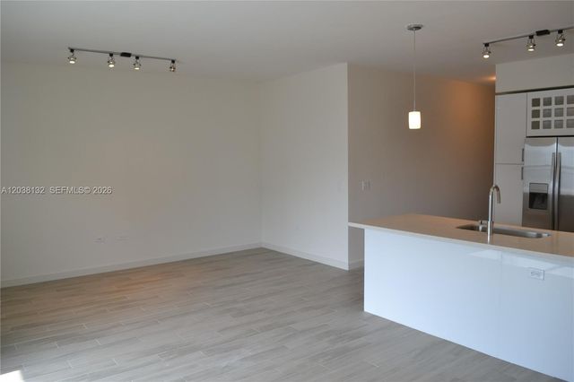 999 SW 1st Ave 3202, Miami, FL 33130