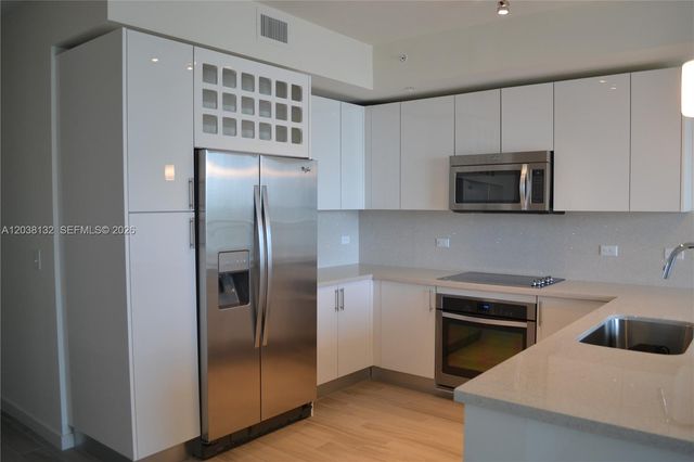 999 SW 1st Ave 3202, Miami, FL 33130