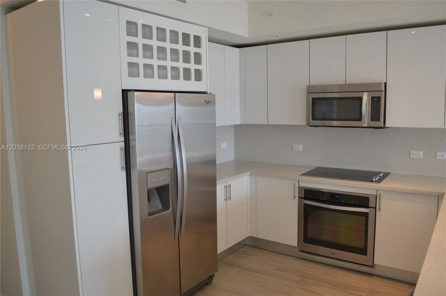 999 SW 1st Ave 3202, Miami, FL 33130