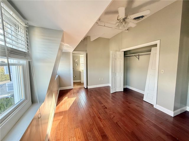 23 Peck Lane 3rd floor, Warwick, RI 02888