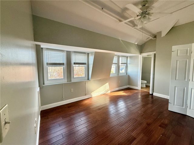 23 Peck Lane 3rd floor, Warwick, RI 02888