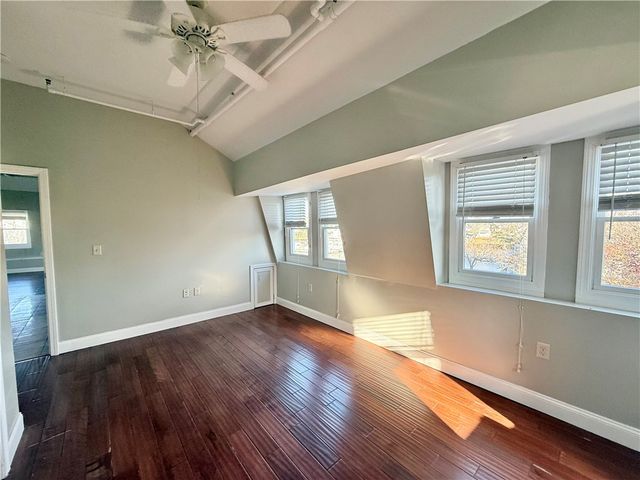 23 Peck Lane 3rd floor, Warwick, RI 02888