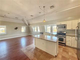 23 Peck Lane 3rd floor, Warwick, RI 02888