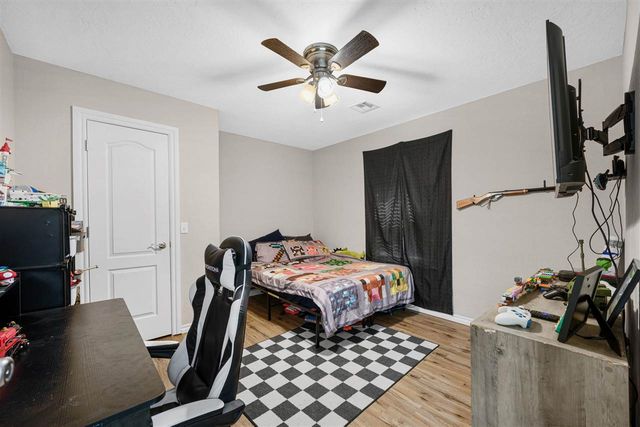 20077 NE Wolf Rd, Fletcher, OK 73541