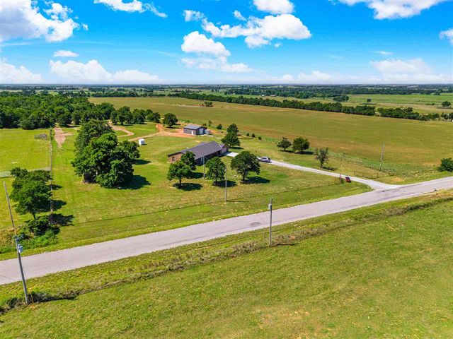20077 NE Wolf Rd, Fletcher, OK 73541