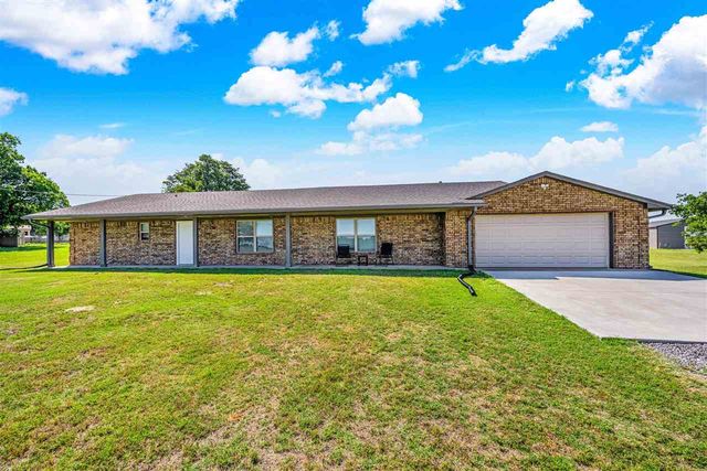 20077 NE Wolf Rd, Fletcher, OK 73541