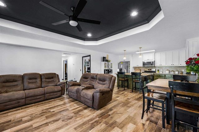 20077 NE Wolf Rd, Fletcher, OK 73541