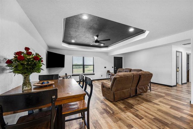 20077 NE Wolf Rd, Fletcher, OK 73541