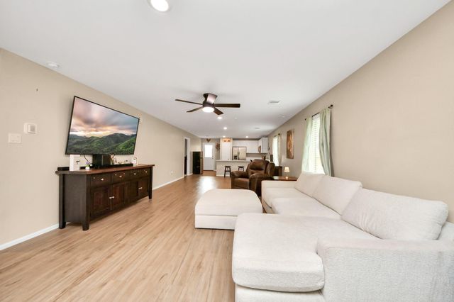 332 Riverwood Village Lane, Sealy, TX 77474