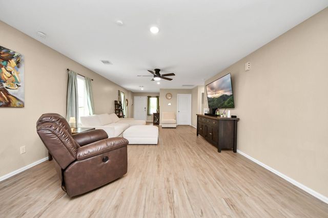 332 Riverwood Village Lane, Sealy, TX 77474