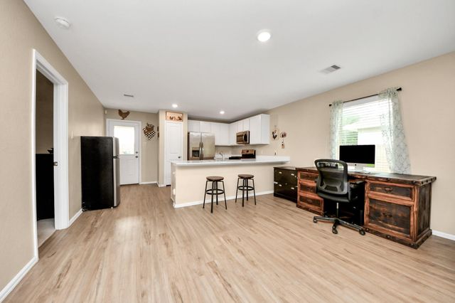 332 Riverwood Village Lane, Sealy, TX 77474
