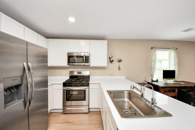 332 Riverwood Village Lane, Sealy, TX 77474