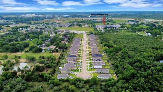 332 Riverwood Village Lane, Sealy, TX 77474