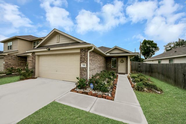 332 Riverwood Village Lane, Sealy, TX 77474