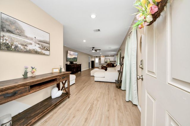 332 Riverwood Village Lane, Sealy, TX 77474