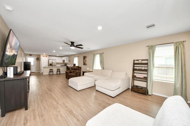 332 Riverwood Village Lane, Sealy, TX 77474