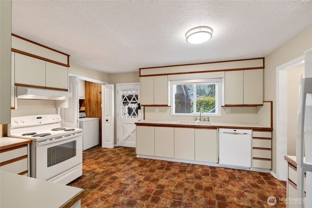 10104 48th Avenue E, Tacoma, WA 98446