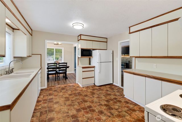 10104 48th Avenue E, Tacoma, WA 98446