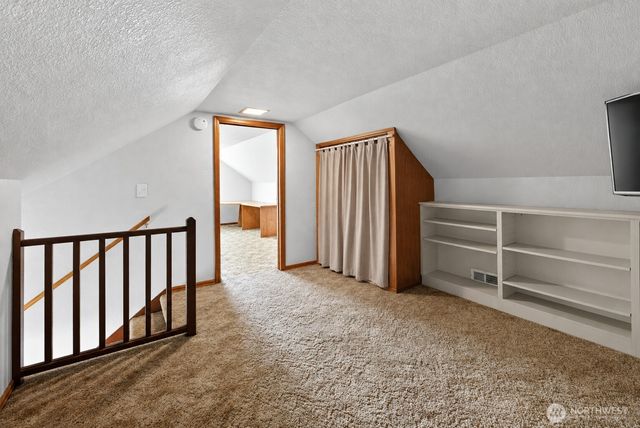 10104 48th Avenue E, Tacoma, WA 98446