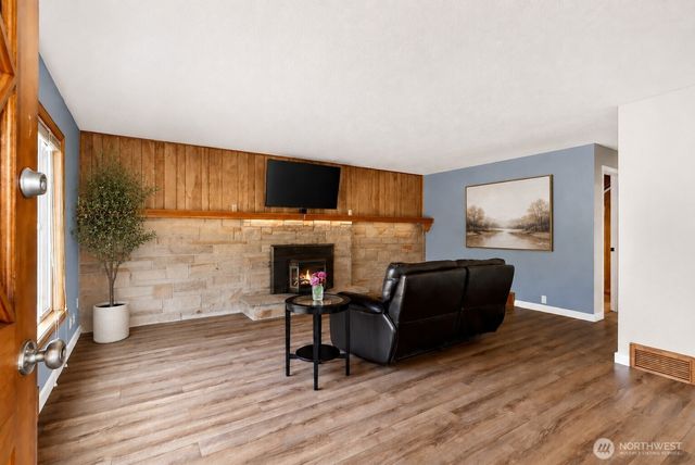 10104 48th Avenue E, Tacoma, WA 98446