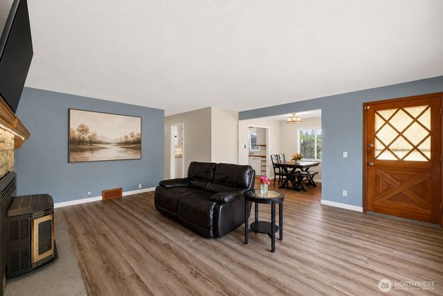10104 48th Avenue E, Tacoma, WA 98446
