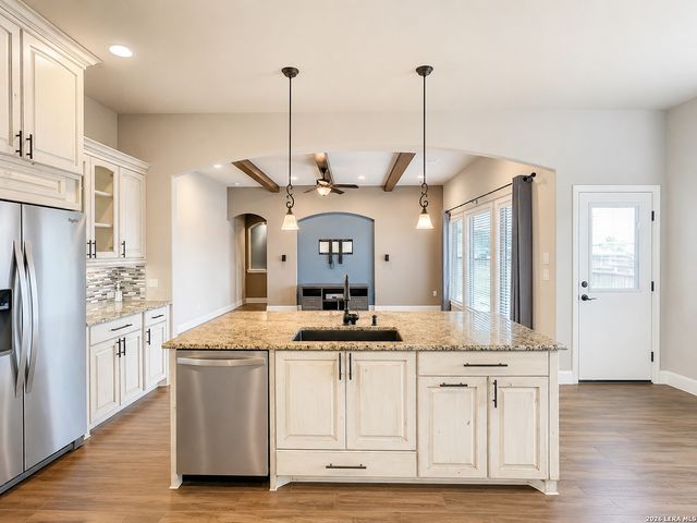 1609 CALVIN LOOP, New Braunfels, TX 78130