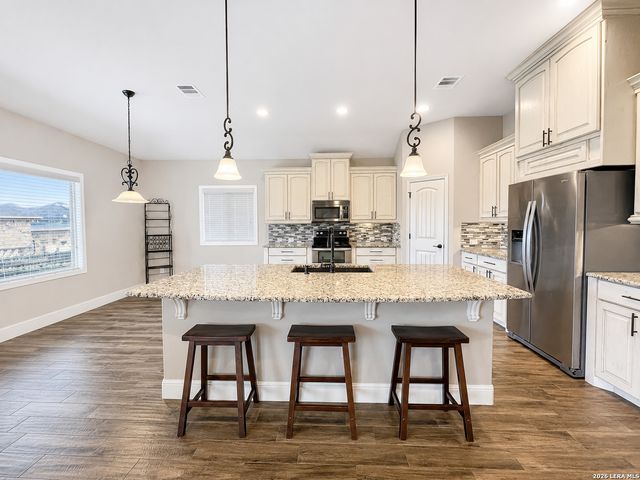 1609 CALVIN LOOP, New Braunfels, TX 78130