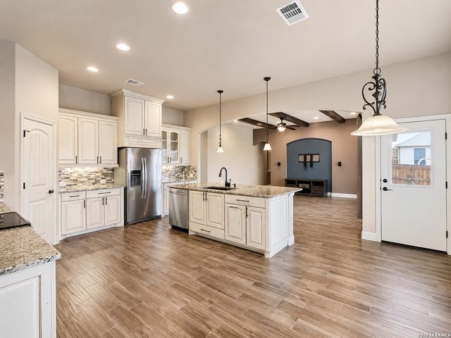 1609 CALVIN LOOP, New Braunfels, TX 78130